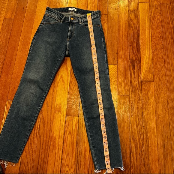 Wrangler cropped raw-hem skinny jeans - Picture 9 of 13